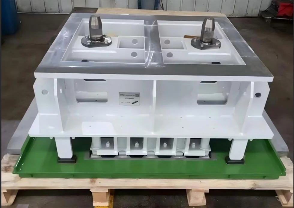 Concrete landscape forming mould